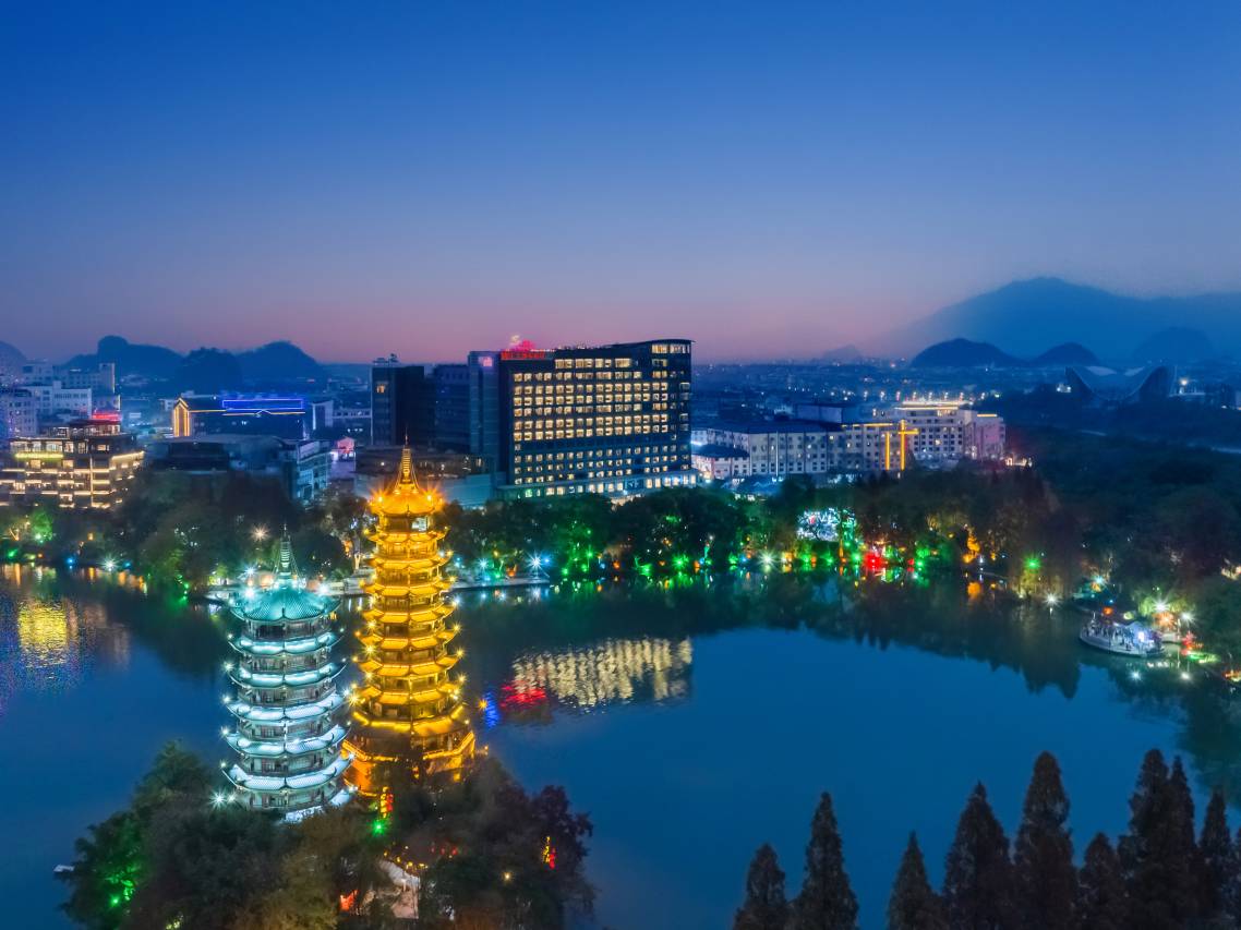 桂林漓江·瀑上酒店(象鼻山两江四湖店)图片