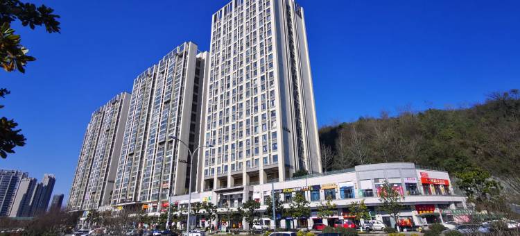 观山雅筑·loft美宿(贵阳北站店)图片