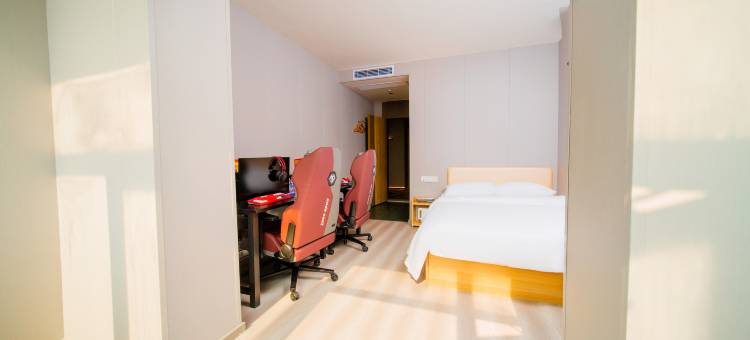 网鱼电竞酒店(天津东丽万达店)图片