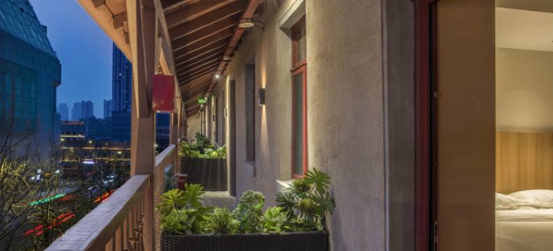 青亭·里院(青岛栈桥中山路地铁站店)图片