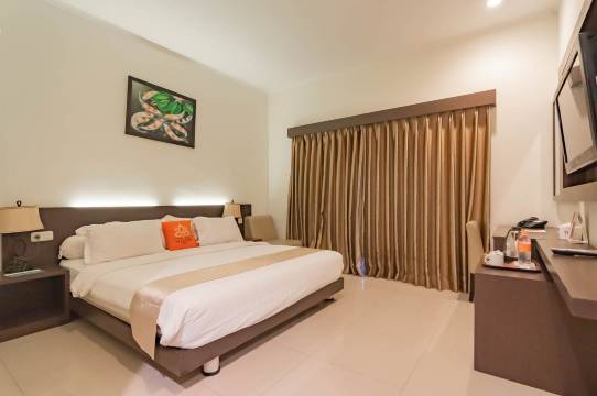Alqueby Hotel near Kiara Artha Park & Trans Studio Mall