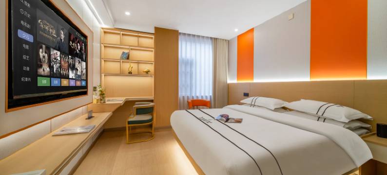 曲靖阳光精品酒店(火车站酒吧街店)图片