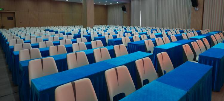 临沧旗峰大酒店(佤山凤城临沧站店)图片