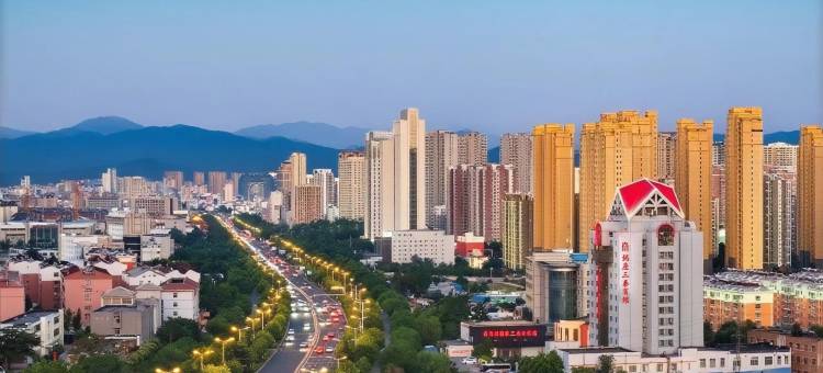 泰安铭座三泰主题酒店(泰山景区店)图片