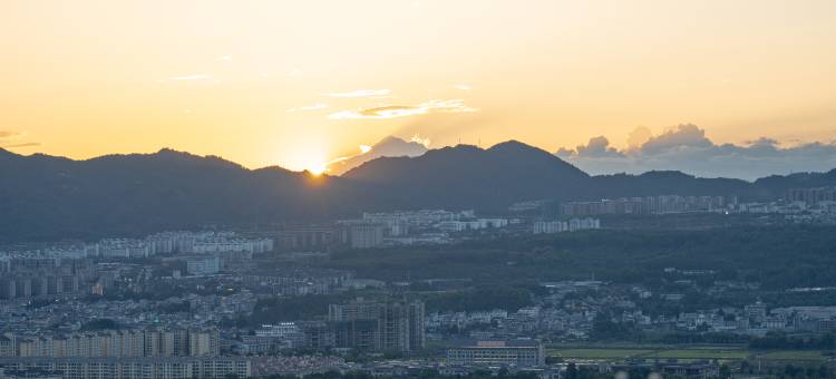 安栩·岩也山顶全景私汤温泉民宿图片