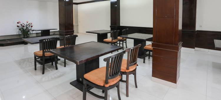 汤豪斯奥克J&b古农萨哈里(Townhouse Oak J&b Gunung Sahari)图片