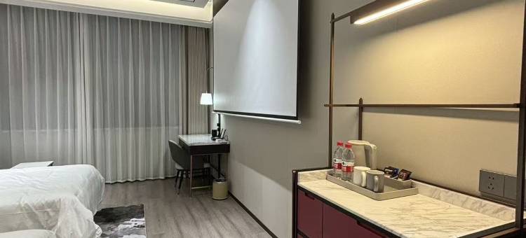 云居酒店(酒泉肃北马鬃山店)图片