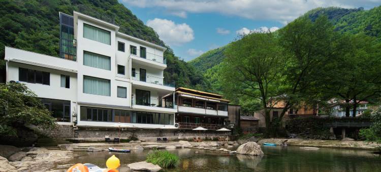 安吉沐夏·山野溯溪·亲子野趣度假民宿·深溪峡谷漂流店图片