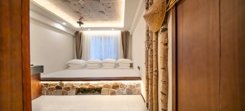 蓝馨梦观雪阁假日酒店(雪乡雪韵大街店)图片