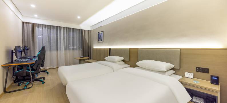 雷神电竞酒店(银川悠阅城店)图片