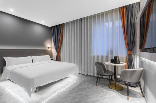 天天发达民宿(理工大学凯德广场店)