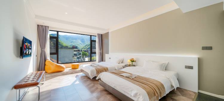 留夏.乡村溯溪民宿(月亮湾风景区店)图片