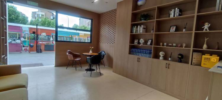 布丁酒店(杭州龙湖紫荆天街墩祥街地铁站店)图片