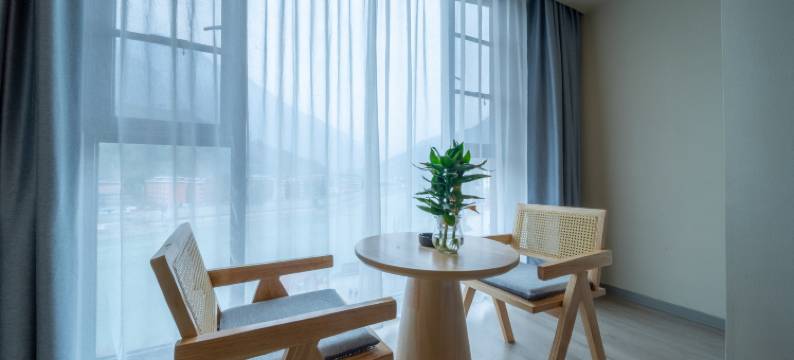 乐山金口河雅金轻居假日酒店图片