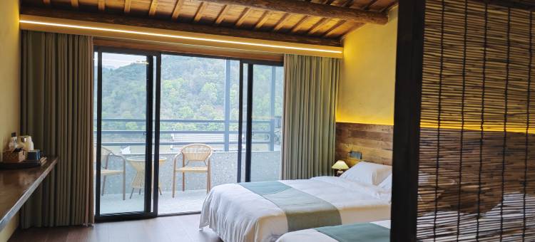 歙县左岸闲居民宿(新安江山水画廊风景区店)图片