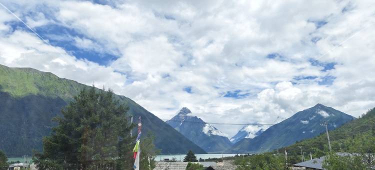 雪山云顶藏式民宿图片