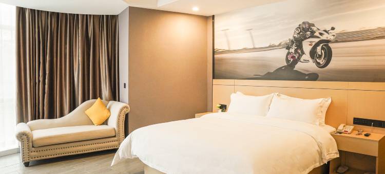 铂曼电竞酒店(江门东方广场店)图片