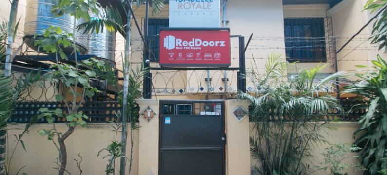RedDoorz near PNR Espana Station图片
