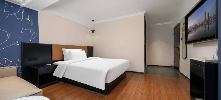 八号季酒店公寓(深圳华强北华新地铁站店)图片