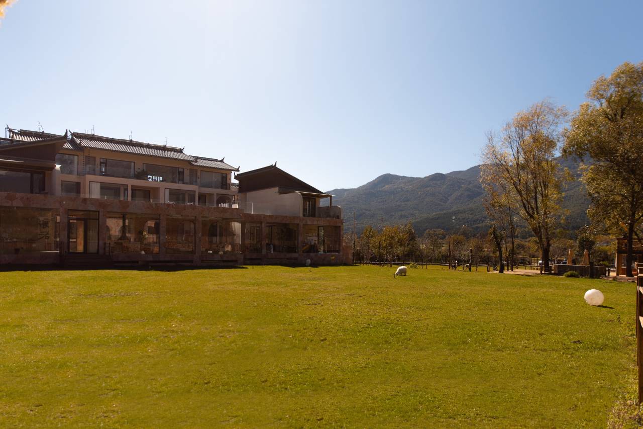 既山行 MountainTrip•日照金山丨雪山观景牧场野奢设计师度假酒店图片