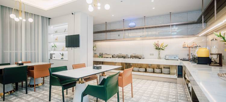 白玉兰酒店(连云港墟沟海滨公园栖霞路步行街店)图片