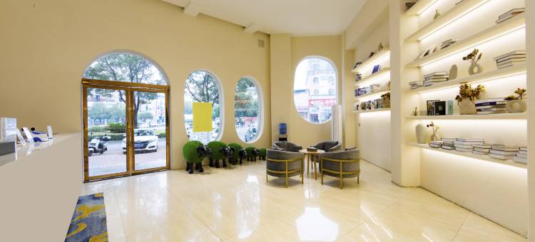 黔花之筑Fashion Business Comfort Hotel·酒店(中府国际广场店)图片