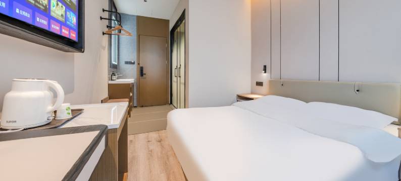 华驿精选酒店(大连站地铁站F口北广场店)图片