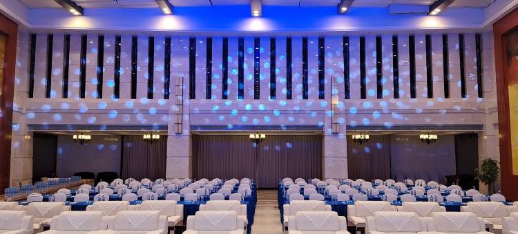 安义为邦理想酒店(南昌职业大学市民广场店)图片