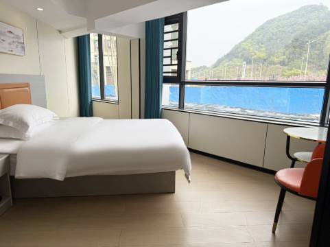 清镇朗悦酒店(农业职业学院店)