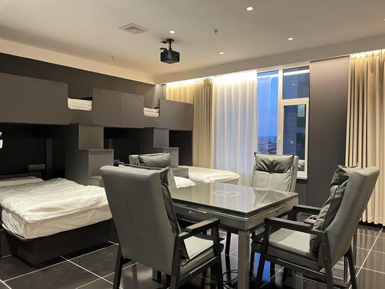 纳趣电竞生活馆电竞酒店