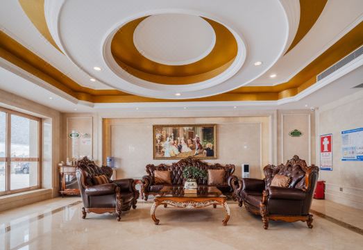 Vienna Hotel (Shenzhen Pingshan High-Speed Railway Station Pingshan Bonded Zone North Gate) Hotel Overview