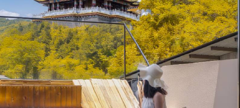 逸馨·月下尘世HYGGE|空间艺术酒店(独克宗古城大佛寺转经筒店)图片