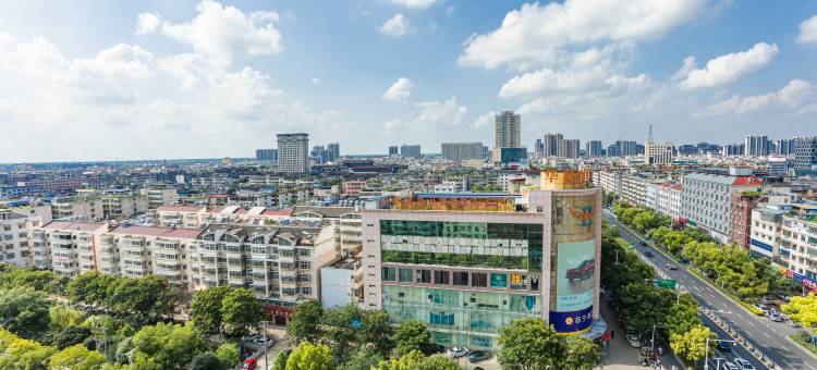 艺龙瑞云酒店(临泉姜子牙广场金贸大厦店)图片