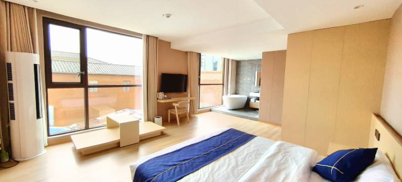 普者黑七月野奢假日酒店图片