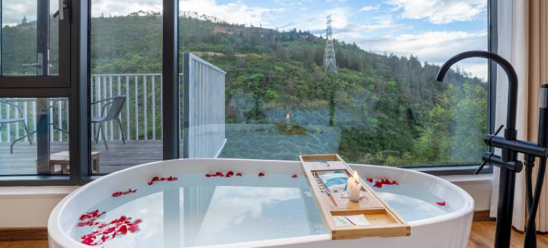 抚仙湖·听山｜LAKE·REVERIE·PARADISE设计师美宿(小湾村店)图片