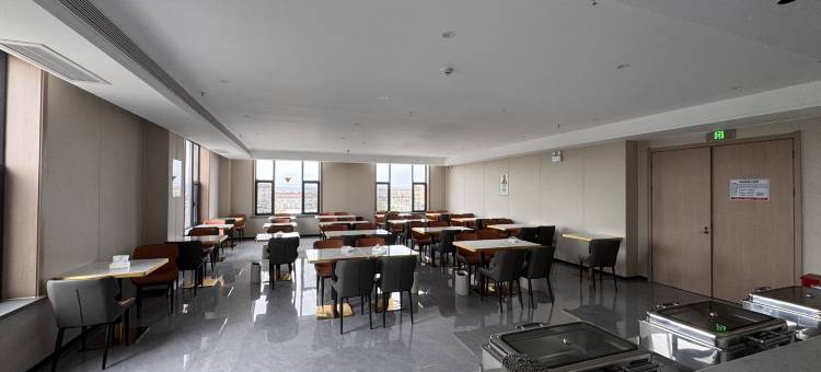 云朵酒店(淖毛湖镇店)图片