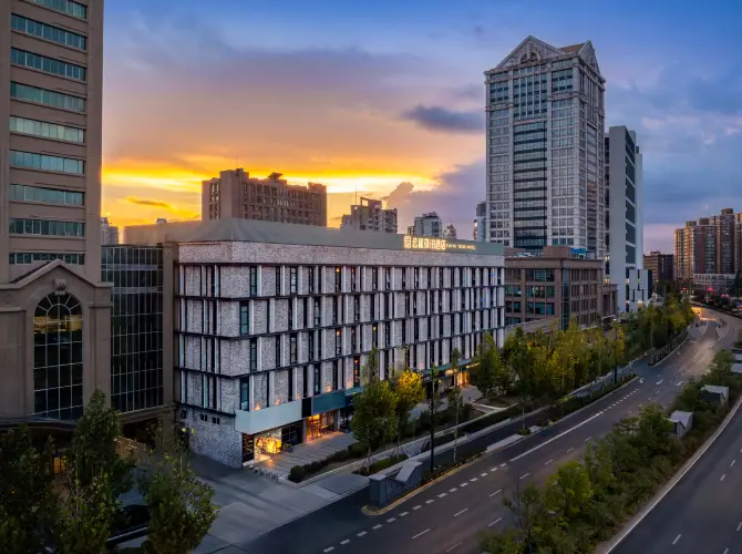 雲和夜泊酒店(上海武寧路環球港店) 雲和夜泊酒店(上海武寧路環球港店)