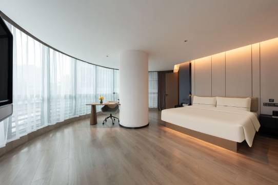 西安高新丈八六路地铁站亚朵酒店图片