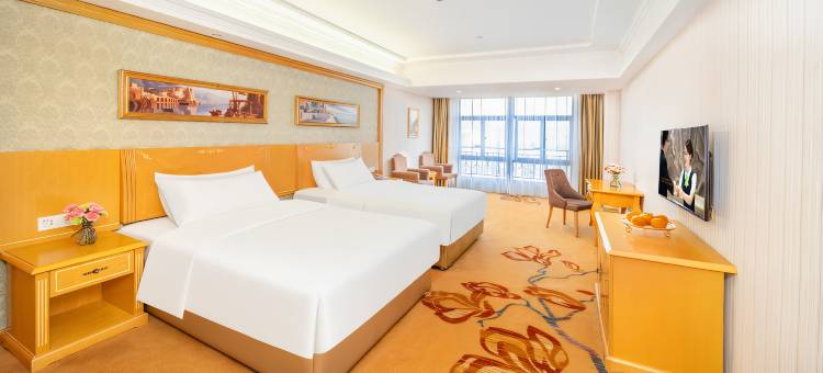 维也纳酒店(灵山六峰山步行街店)图片