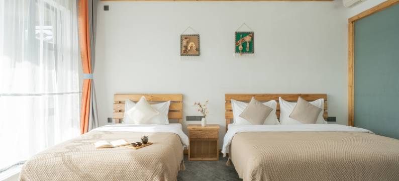 那拉提蓬山风起民宿图片