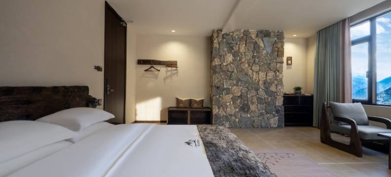 四姑娘山半隐•云栖山舍Villa·雪山全景美宿图片
