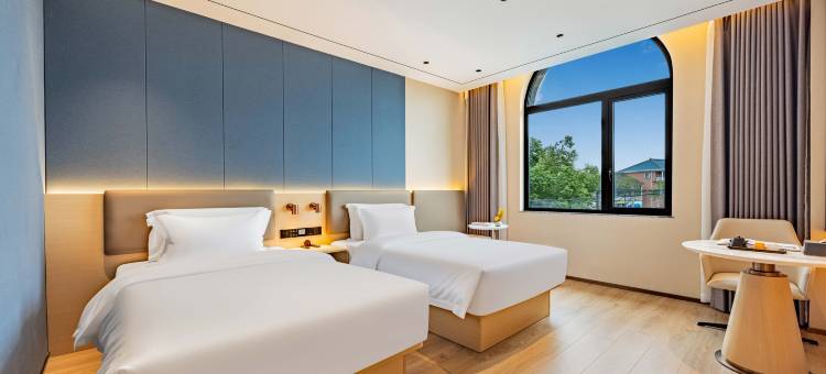 艺龙安悦酒店(上海罗店古镇美兰湖地铁站店)图片