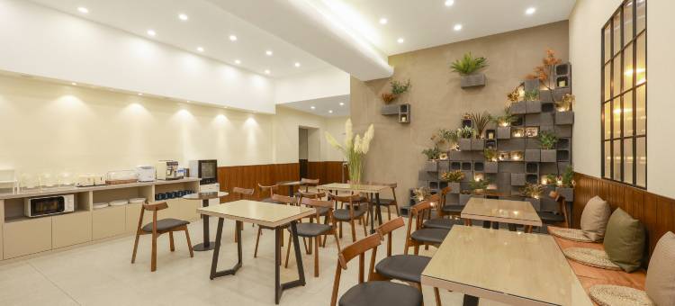 万家湖畔假日酒店(南湖公园桂林路店)图片