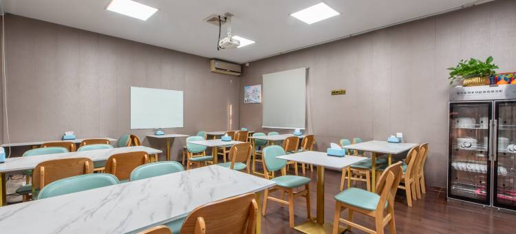 希岸·轻雅酒店(广州海珠石溪地铁站店)图片