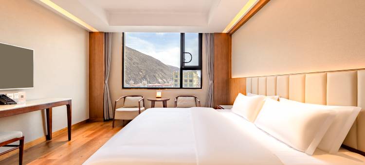 炉霍茶休饭店图片