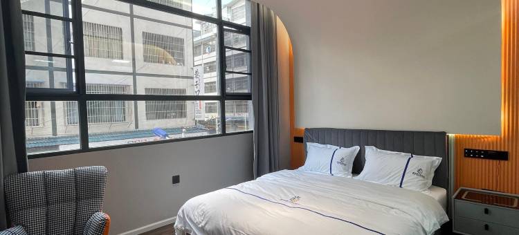 智佳多功能酒店(安龙店)图片