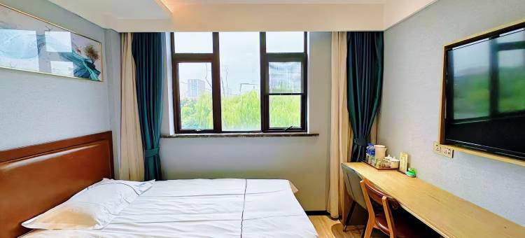 轻住·轻奢精品酒店(上海大学宝山校区店)图片