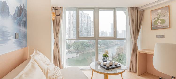 一帆轻奢江景公寓(成都武侯祠华西医院店)图片