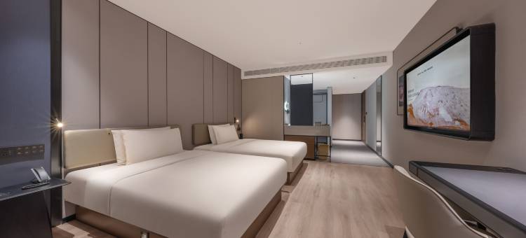 青岛北站振华路亚朵酒店图片