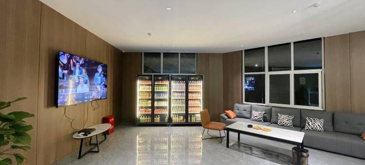嘿π电竞酒店(洛阳宝龙城市广场龙门高铁站店)图片